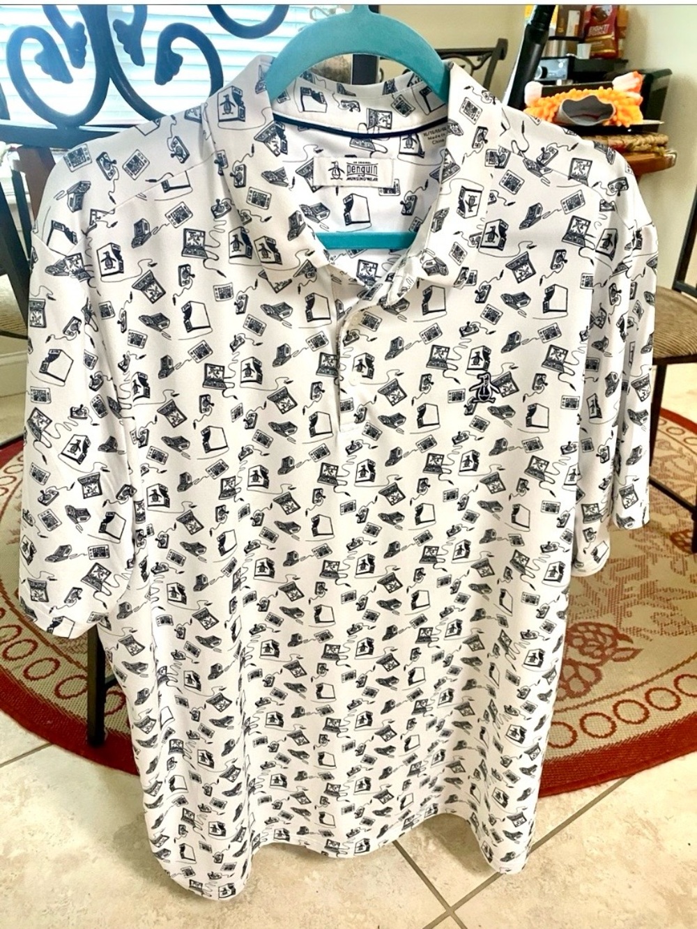 Penguin White & Black Soft Preppy electronic Design Men’s Polo / Sz XL LIKE NEW